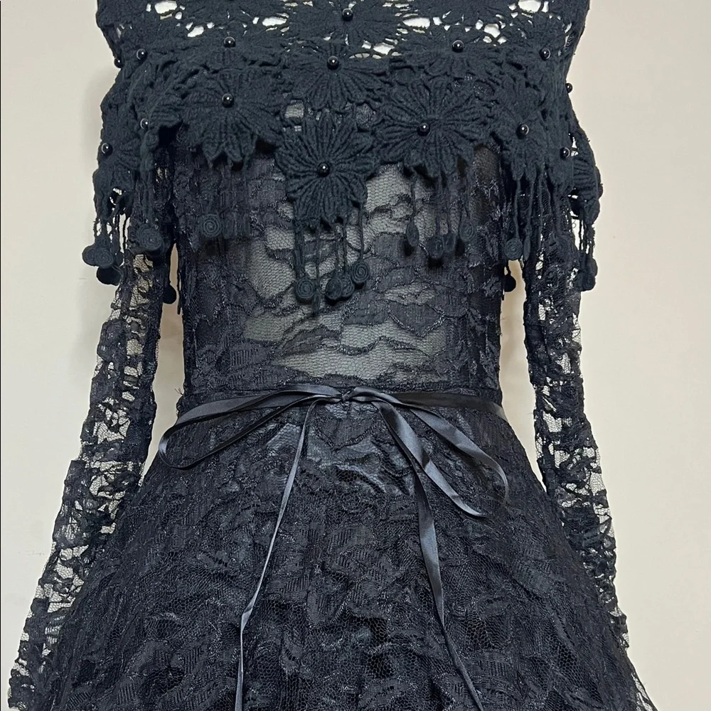 🖤Elegant Black Lace Off-Shoulder Dress - Picture 6 of 16